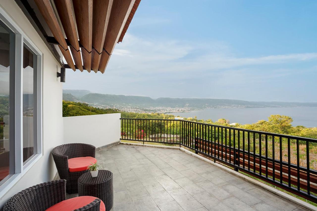 Swiss-Belinn Luwuk Exterior photo