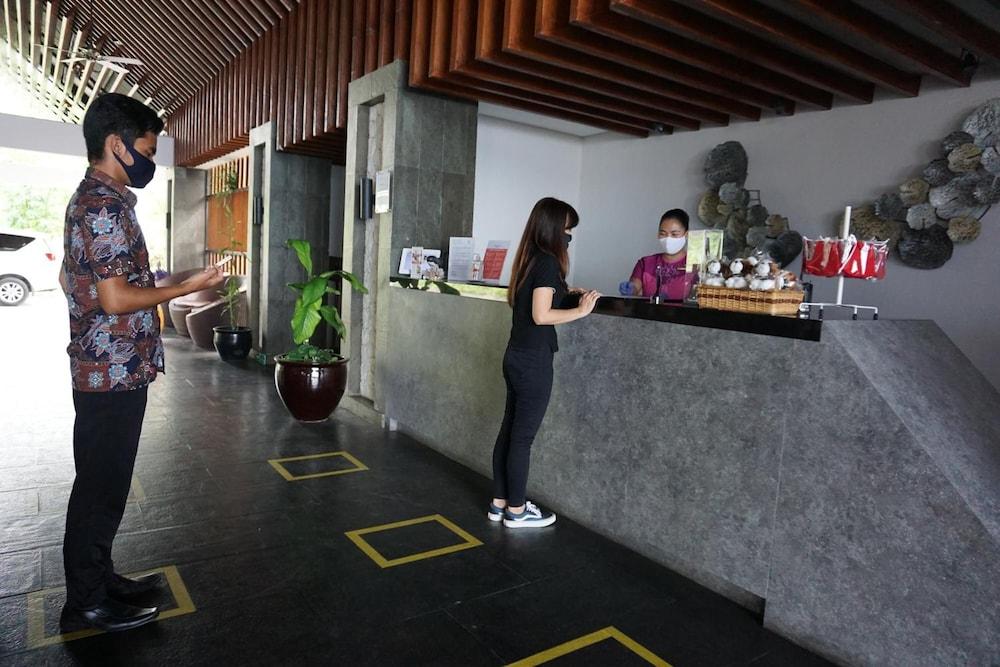 Swiss-Belinn Luwuk Exterior photo